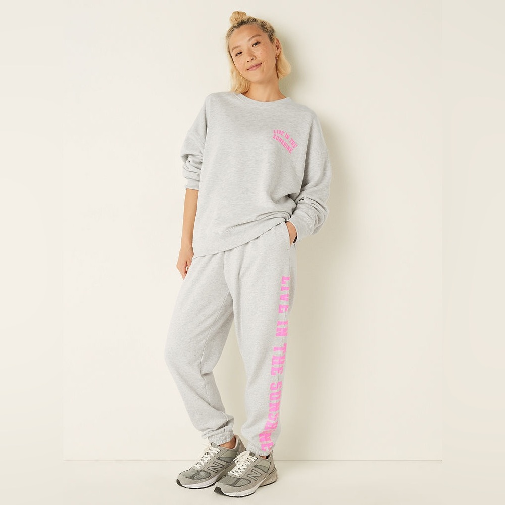 💕Victoria’s Secret Live in the Sunshine ☀️ Crewneck